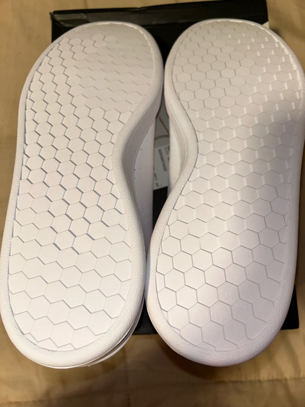White Adidas Advantage Classic Athletic Shoes with Green Accents-brand new! - Picture 3 of 5